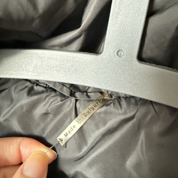 Prada down coat EU38 - Picture 4 of 9